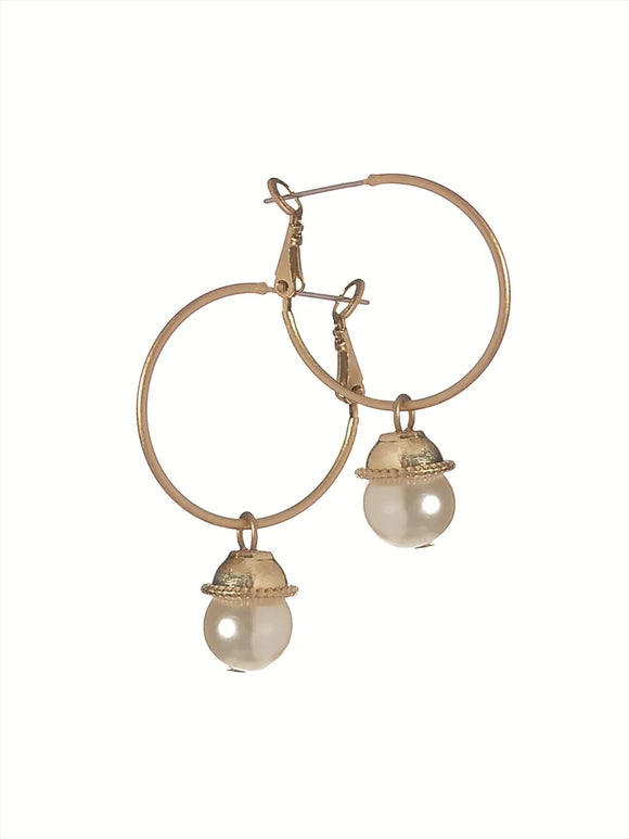 Hot Tomato | Pearl Drop On Hoop Earrings - Worn Gold/Pearl